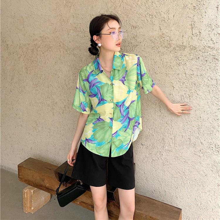 mvrsgreen alt black girl going out?classic style women edgy style church outfit brunch outfit cute spring outfits Green Floral Shirt For Women Short Sleeve Hawaiian Button Up Collared Shirt Loose Summer Top And Blouses Fashion