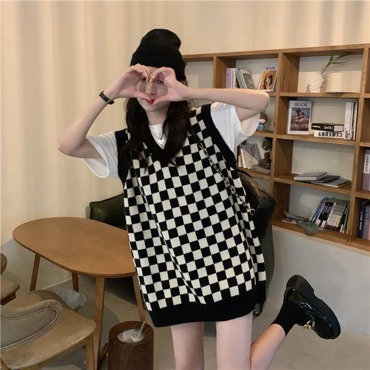 mvrsgreen college outfits Sleeveless Vest Women's Autumn New Design Sense Niche Korean Style Loose Sweet Cool Style Top V-neck All-Match Vest Fashion