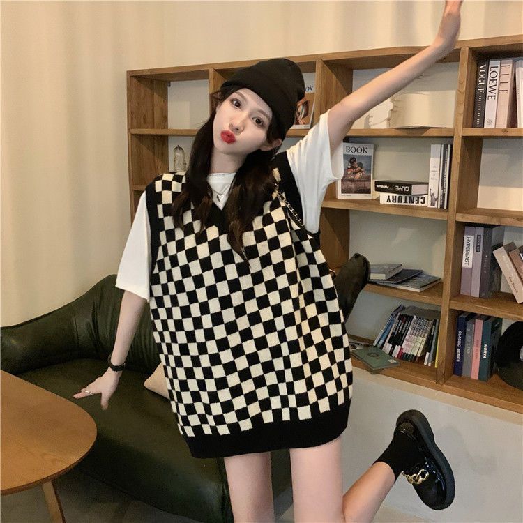 mvrsgreen college outfits Sleeveless Vest Women's Autumn New Design Sense Niche Korean Style Loose Sweet Cool Style Top V-neck All-Match Vest Fashion