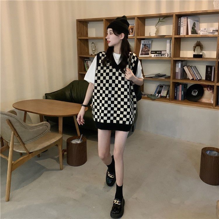 mvrsgreen college outfits Sleeveless Vest Women's Autumn New Design Sense Niche Korean Style Loose Sweet Cool Style Top V-neck All-Match Vest Fashion